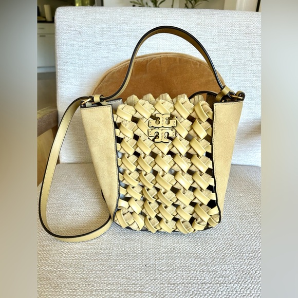 tory burch mcgraw small woven bucket bag - Picture 3 of 11